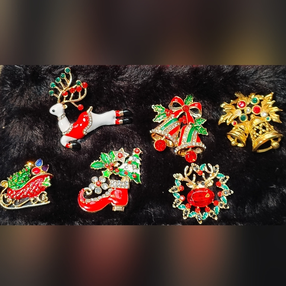 🎄🦌Pick A Holiday Brooch Bundle & Get Discount